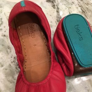 Red Tieks Flats